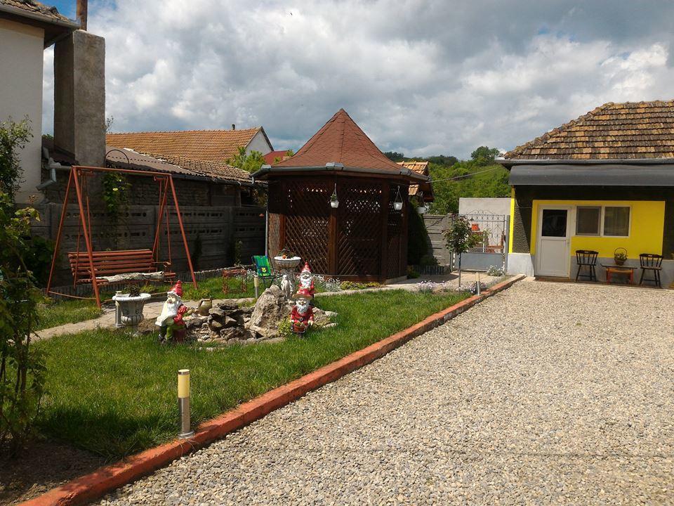 Apartmán Casa Ana Haţeg Exteriér fotografie